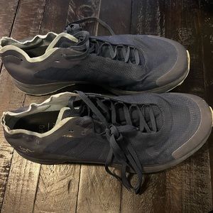 Arcteryx size 7 SL GTX sapphire continuum trail shoes - women’s